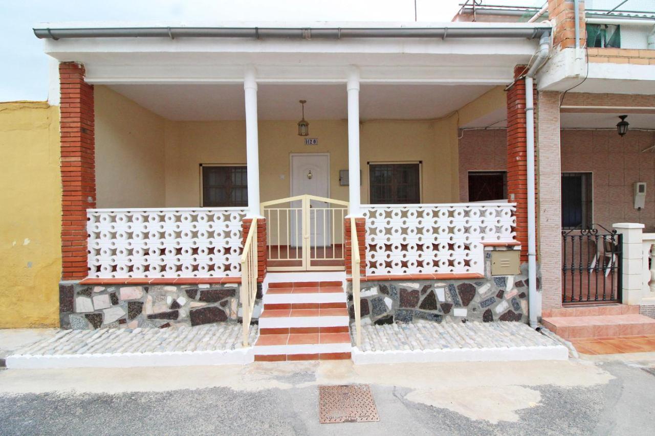 Holiday home Global Properties, Adosado En La Playa De Almarda, *