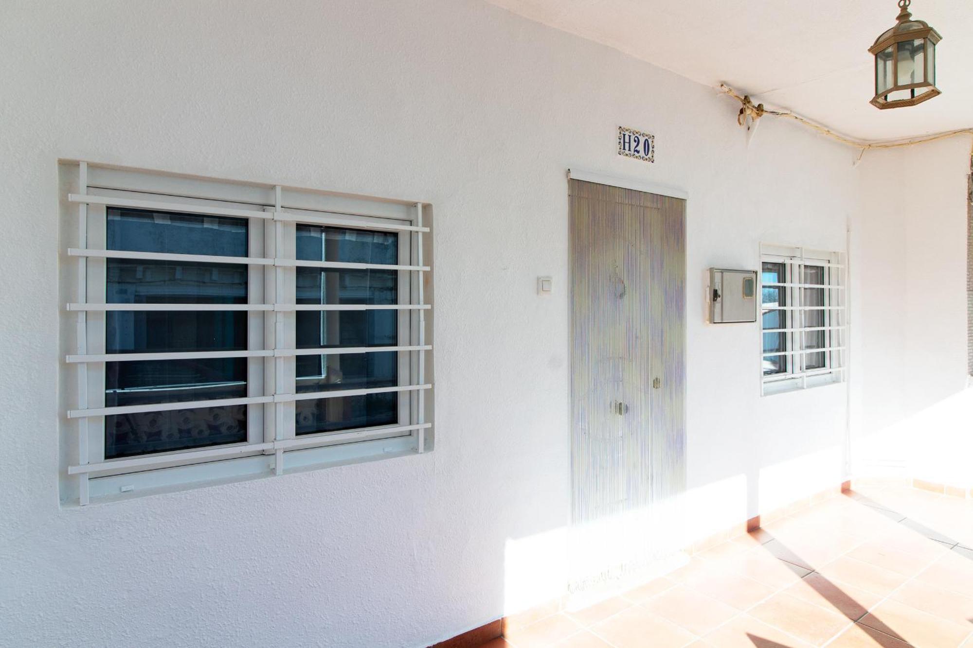 Global Properties, Adosado En La Playa De Almarda,